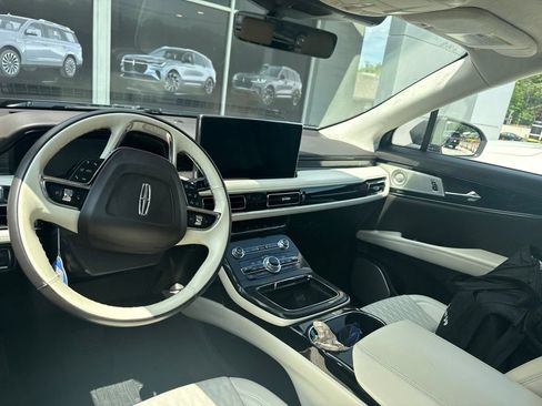 Used 2023 Lincoln Nautilus Black Label AWD/4WD image 21