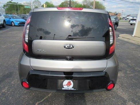 Used 2016 Kia Soul + image 6