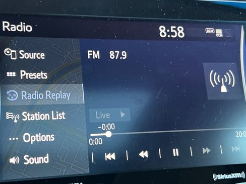 Used 2021 Toyota Venza Limited image 21