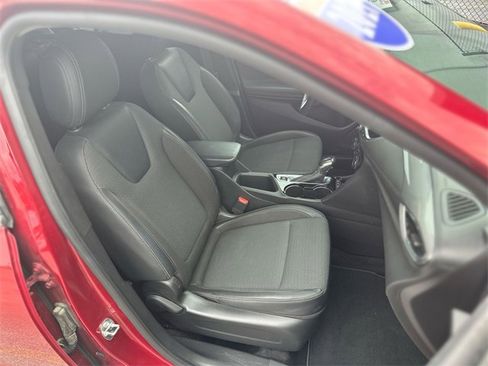 Used 2021 Buick Encore GX Select image 26