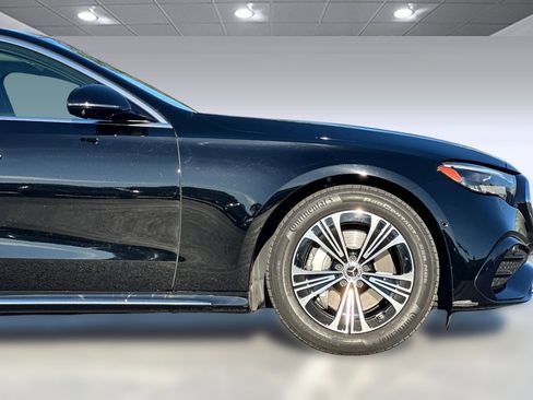 Used 2024 Mercedes-Benz E 350 4MATIC Sedan image 35