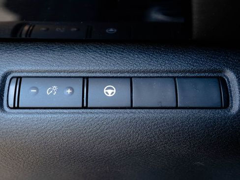 Used 2024 Nissan Pathfinder SV FWD image 20