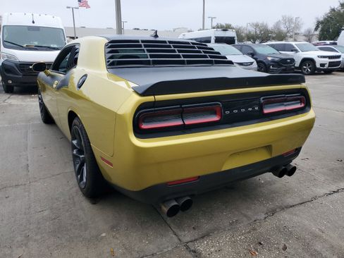 Used 2021 Dodge Challenger R/T w/ T/A Package image 2