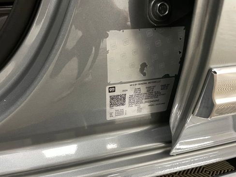 Used 2024 Chevrolet Silverado 1500 High Country w/ High Country Premium Package image 38