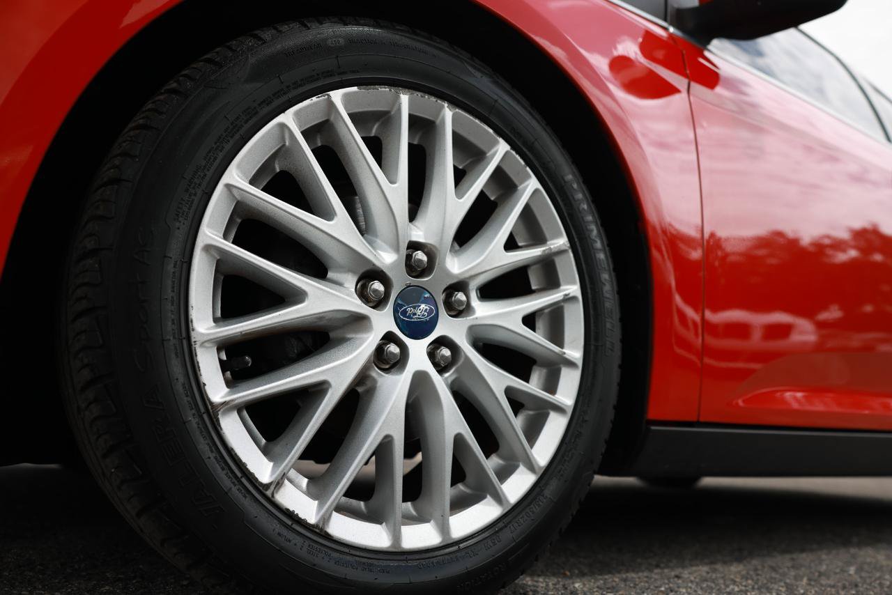 Used 2012 Ford Focus SEL FWD image 31