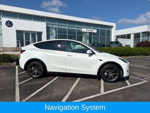 Used 2023 Tesla Model Y Long Range AWD/4WD image 2