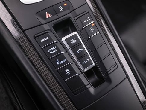 Used 2015 Porsche 911 Turbo S image 30