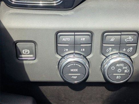 New 2025 GMC Sierra 2500 AT4 w/ AT4 Premium Plus Package image 29