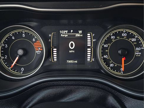 Used 2020 Jeep Cherokee Latitude FWD image 19