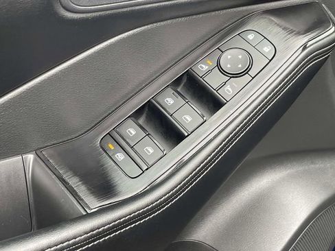 Certified 2025 Nissan Rogue SV image 16