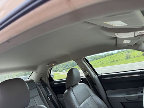 Used 2007 Chrysler 300 Touring L RWD image 19