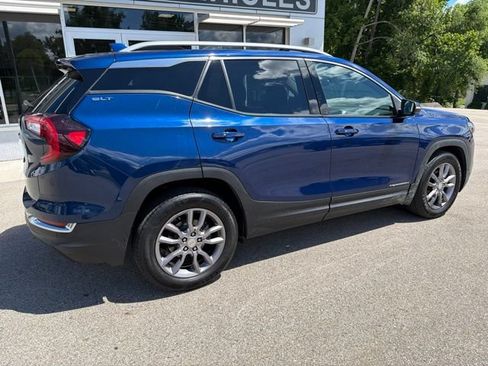 Certified 2023 GMC Terrain SLT FWD image 3