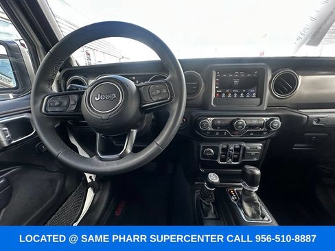 Used 2023 Jeep Gladiator Sport AWD/4WD image 17