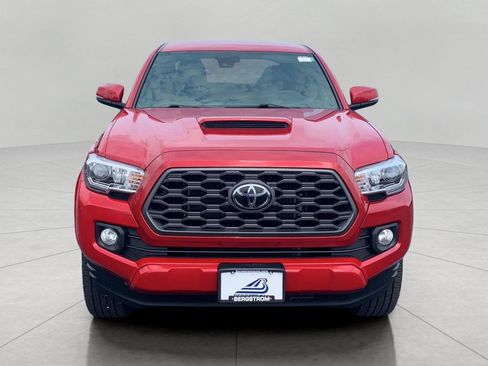 Used 2022 Toyota Tacoma TRD Sport AWD/4WD image 3
