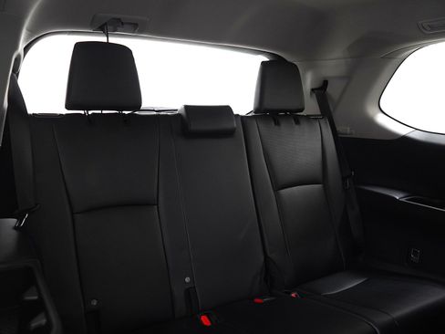 Used 2025 Toyota Grand Highlander AWD image 11