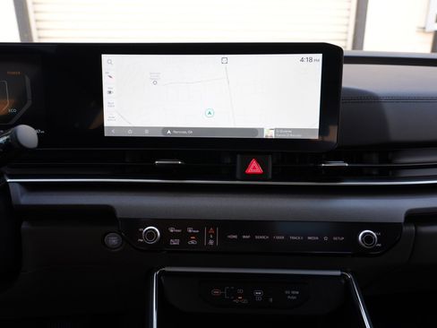 Used 2025 Kia Carnival SX FWD image 25