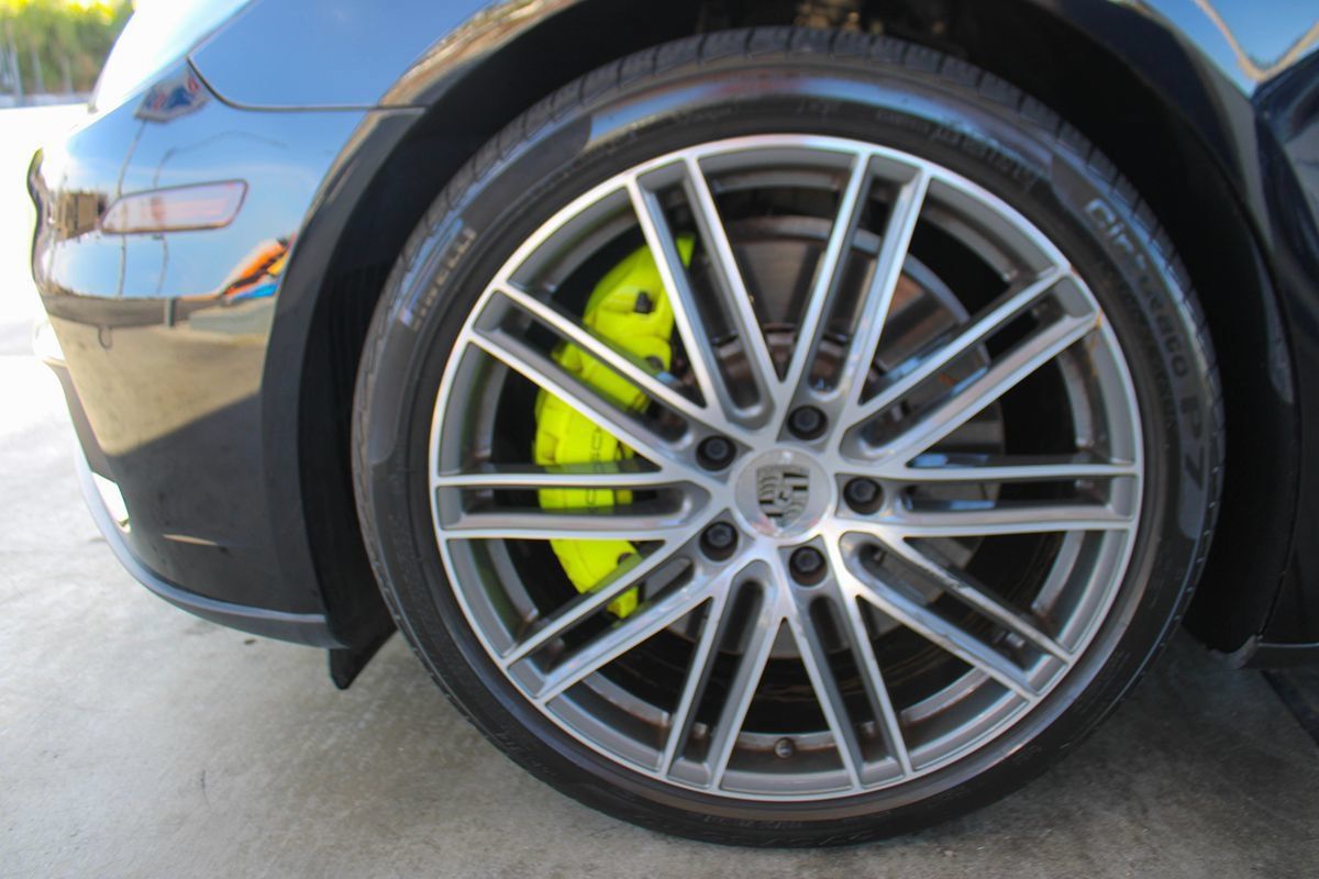 Used 2019 Porsche Panamera 4 AWD/4WD image 35