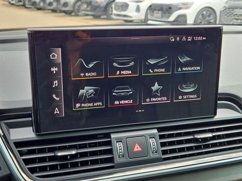 Certified 2024 Audi Q5 e Premium w/ Convenience Package image 19