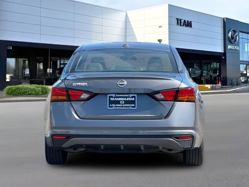 Used 2025 Nissan Altima 2.5 SV FWD image 5