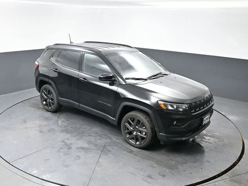 New 2026 Jeep Compass Latitude image 28
