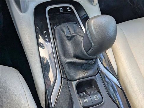 Used 2023 Toyota Corolla Cross XLE image 11