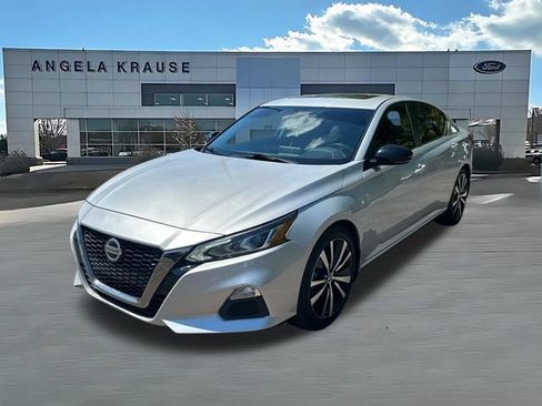 Used 2021 Nissan Altima 2.5 SR w/ SR Premium Package FWD image 3