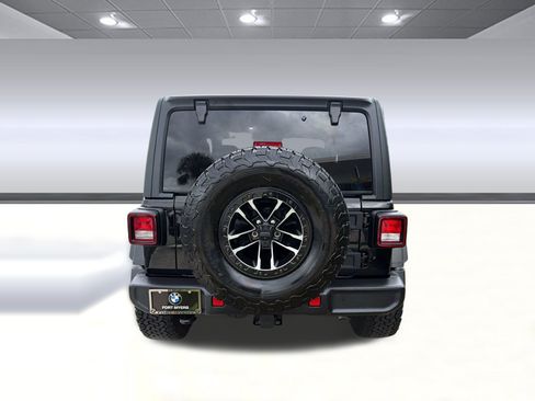 Used 2026 Jeep Wrangler Sport AWD/4WD image 10
