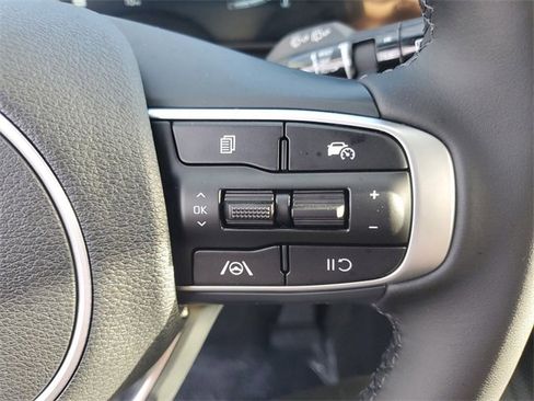 New 2025 Kia Sportage EX image 14