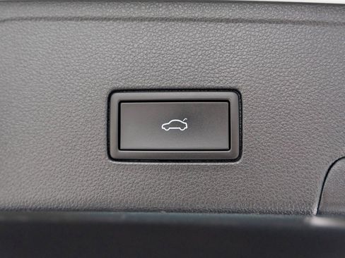 Used 2022 Volkswagen Atlas Cross Sport SEL Premium R-Line image 36