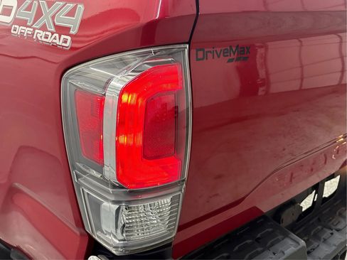 Used 2020 Toyota Tacoma TRD Off-Road image 34