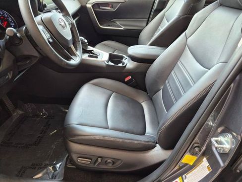 Used 2019 Toyota RAV4 XLE Premium FWD image 15