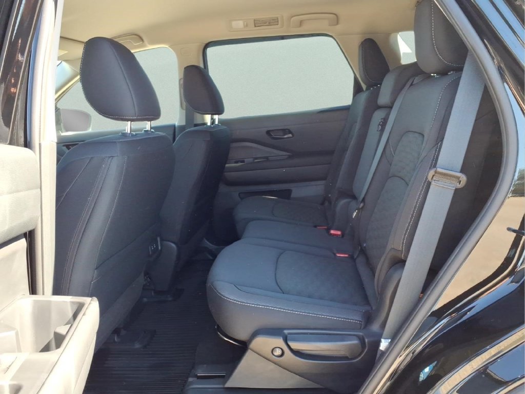 Used 2026 Nissan Pathfinder SV FWD image 14
