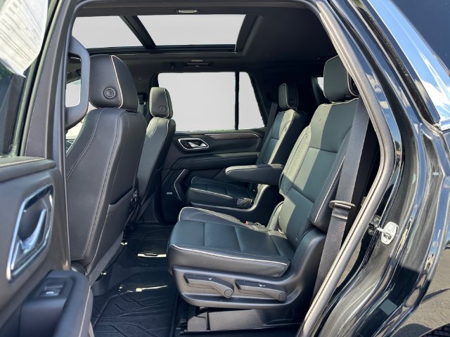 Used 2021 Chevrolet Tahoe Premier w/ Premium Package AWD/4WD image 18