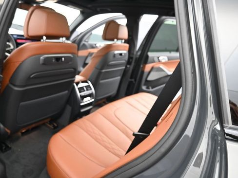 New 2026 BMW X5 M60i image 36