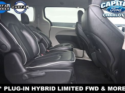 Used 2023 Chrysler Pacifica Limited FWD image 13