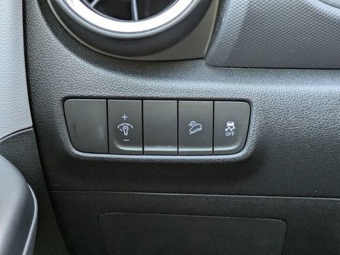 Used 2022 Hyundai Kona SEL image 24