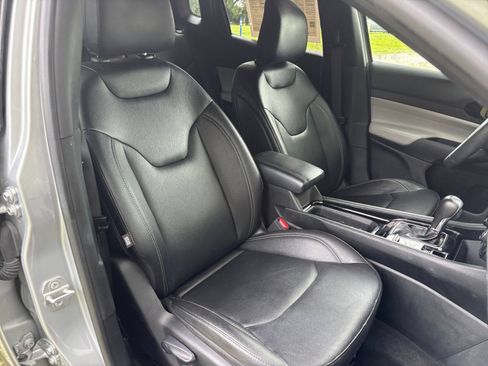Used 2025 Jeep Compass Limited AWD/4WD image 37