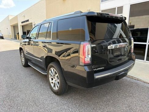Used 2018 GMC Yukon Denali AWD/4WD image 2