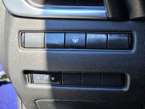 Used 2021 Nissan Rogue SV image 24