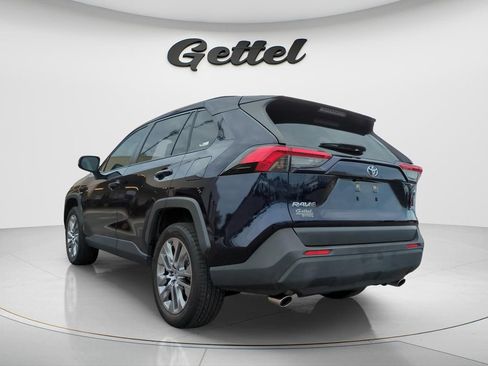 Used 2022 Toyota RAV4 XLE Premium FWD image 7