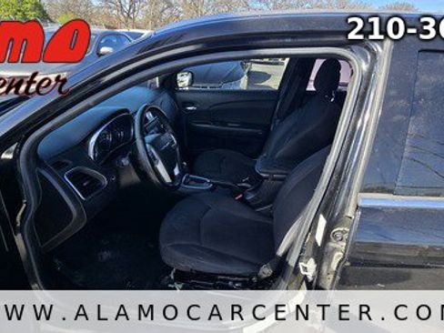 Used 2013 Chrysler 200 Touring image 31