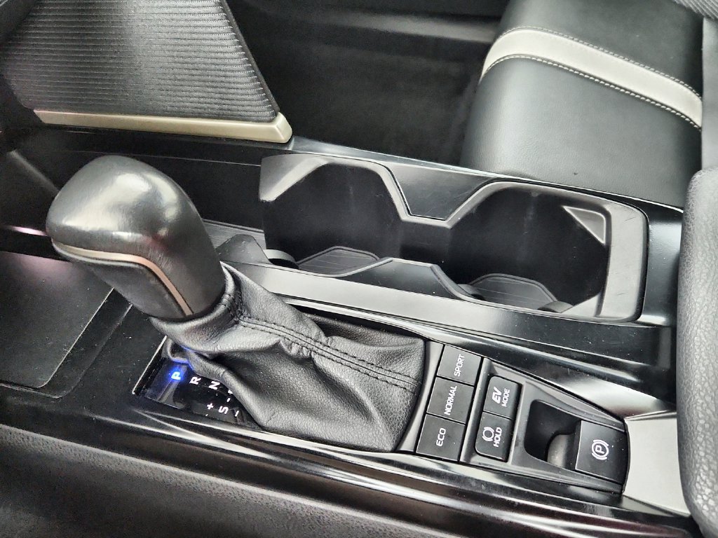 Used 2025 Toyota Camry SE FWD image 31