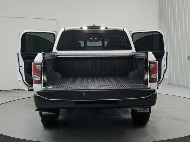 Used 2024 Nissan Titan PRO-4X w/ Pro-4x Convenience Package AWD/4WD image 14