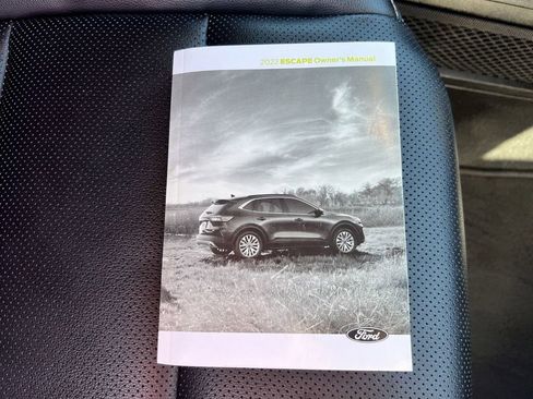 Used 2022 Ford Escape SEL image 28