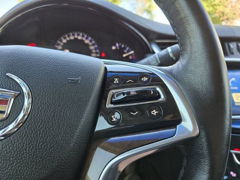 Used 2014 Cadillac XTS Luxury FWD image 17