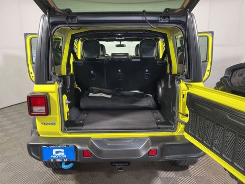 Used 2023 Jeep Wrangler Unlimited w/ Cold Weather Group image 19