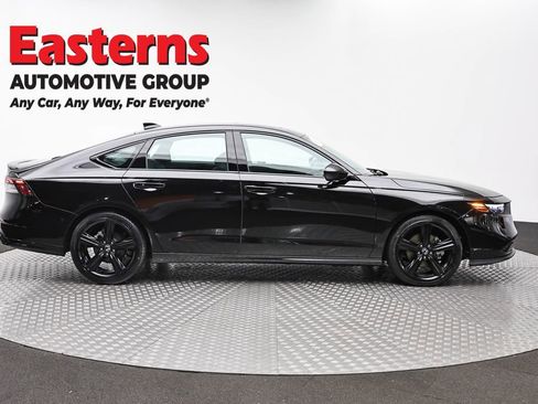 Used 2025 Honda Accord Sport image 4