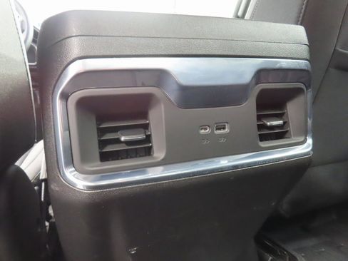 Used 2023 GMC Sierra 1500 Elevation image 11