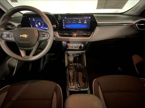 Used 2025 Chevrolet TrailBlazer LT AWD/4WD image 15