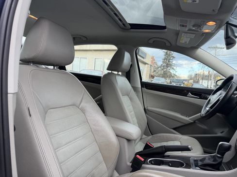 Used 2015 Volkswagen Passat TDI SEL Premium image 29
